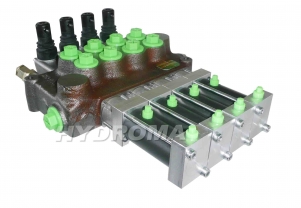 DIRECTIONAL CONTROL VALVE - PNEUMATICALLY OPERATED